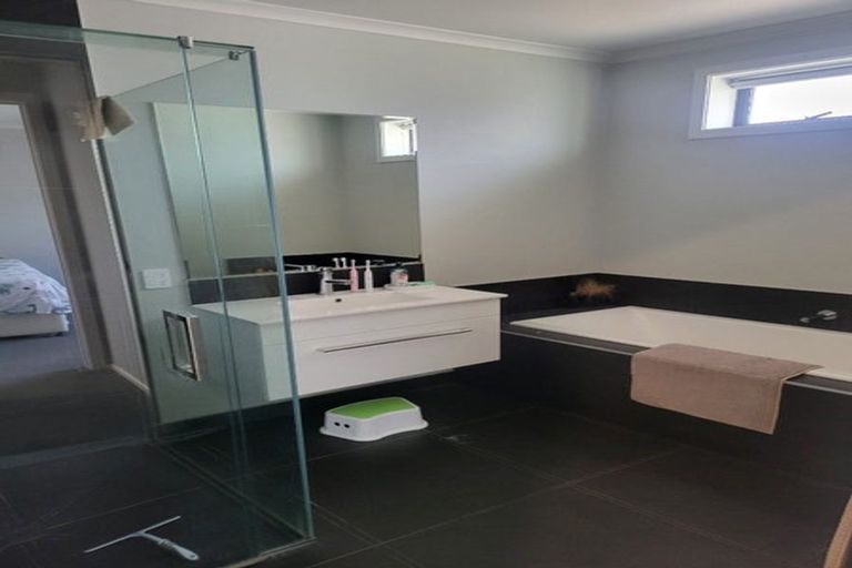 Photo of property in 5 Pikao Retreat, Papamoa Beach, Papamoa, 3118