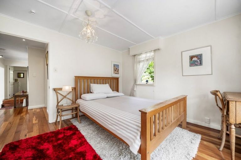 Photo of property in 21 Kopiko Road, Titirangi, Auckland, 0604