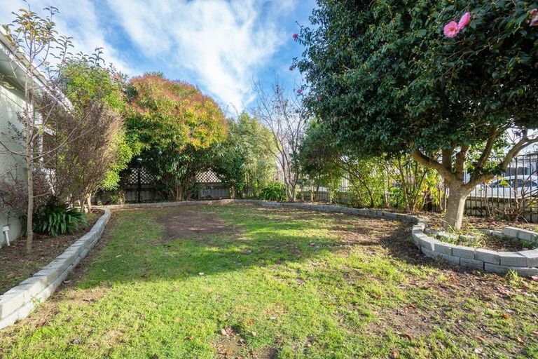 Photo of property in 11 Franklin Avenue, Hokowhitu, Palmerston North, 4410