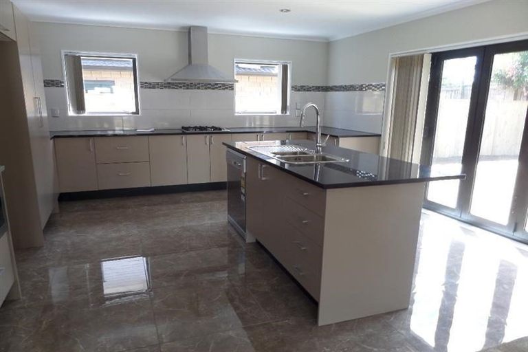 Photo of property in 3a Sherwood Avenue, Te Atatu South, Auckland, 0610