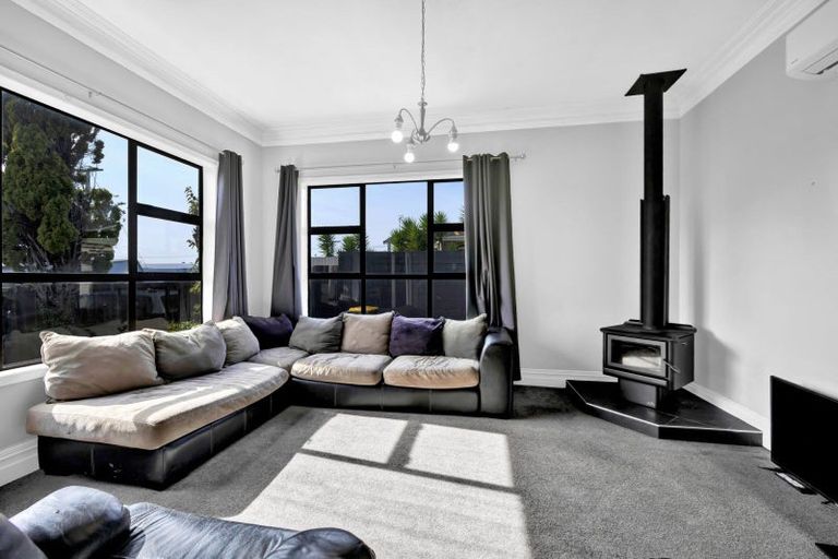 Photo of property in 9 Carrington Street, Inglewood, 4330