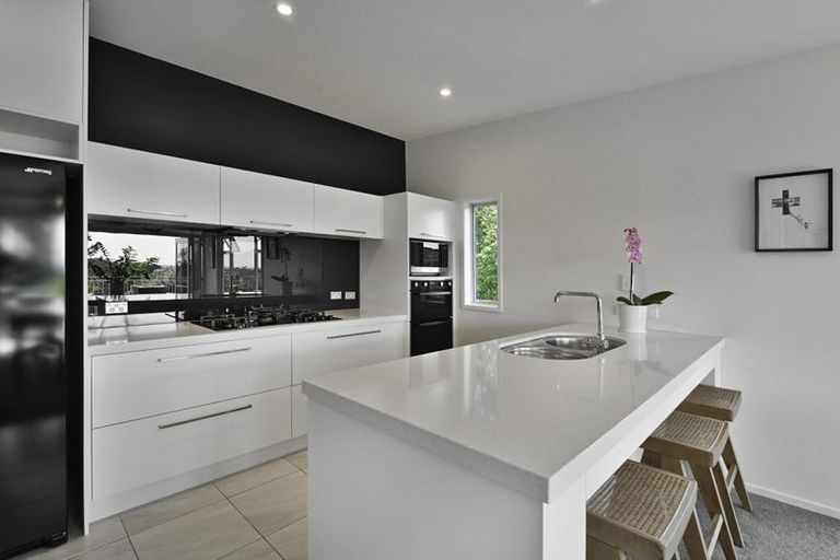 Photo of property in 3 Hikanui Drive, Havelock North, 4130