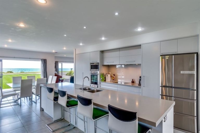 Photo of property in 122 North Shore Road, Eskdale, Napier, 4182