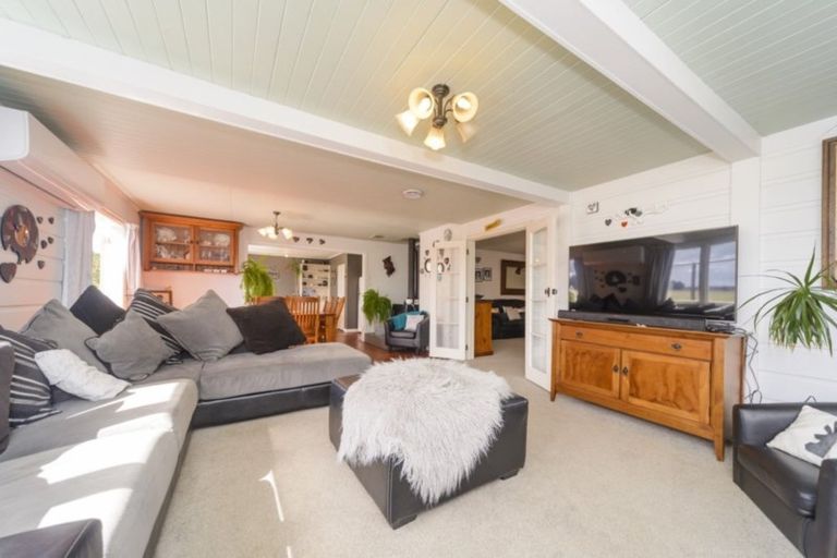 Photo of property in 1032 Kimbolton Road, Feilding, 4777