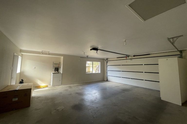 Photo of property in 16 Amherst Place, Albany, Auckland, 0632