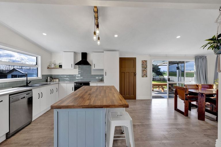 Photo of property in 1288 Normanby Road, Manaia, Hawera, 4678