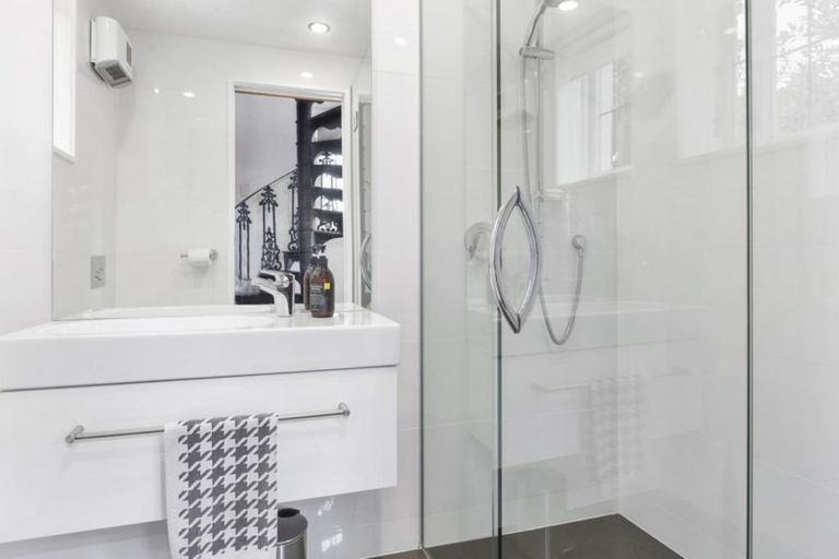 Photo of property in 27 Sandringham Street, Saint Clair, Dunedin, 9012