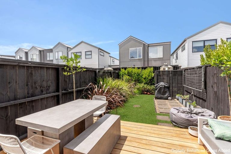 Photo of property in 11 Wai Place, Westgate, Auckland, 0614