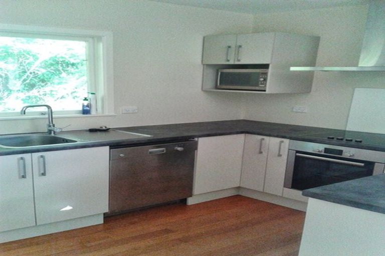 Photo of property in 2/15 Aorangi Place, Birkenhead, Auckland, 0626