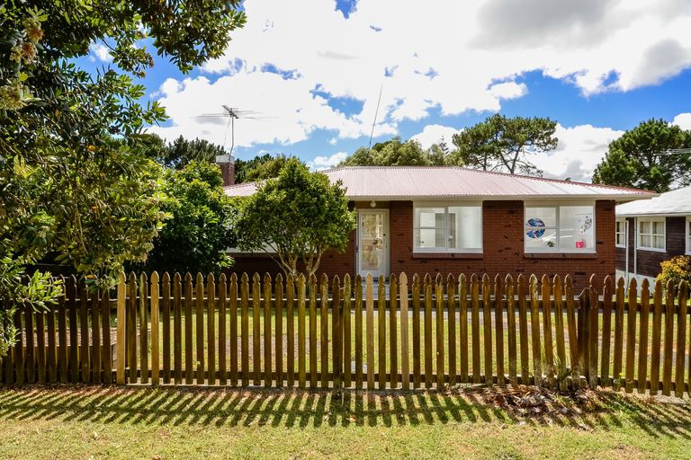 Photo of property in 1/29 Glendene Avenue, Glendene, Auckland, 0602
