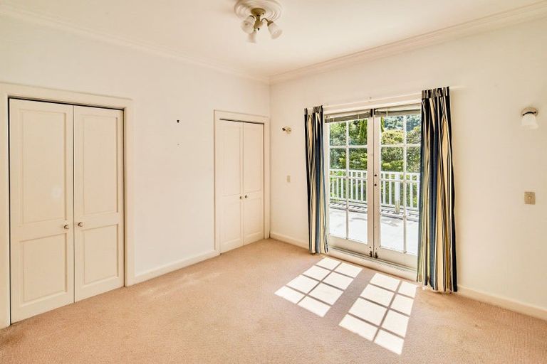 Photo of property in 2 Dillon Street, Lowry Bay, Lower Hutt, 5013