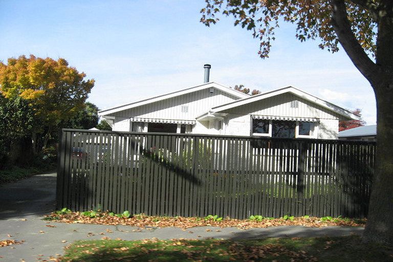 Photo of property in 8 Westmont Street, Ilam, Christchurch, 8041