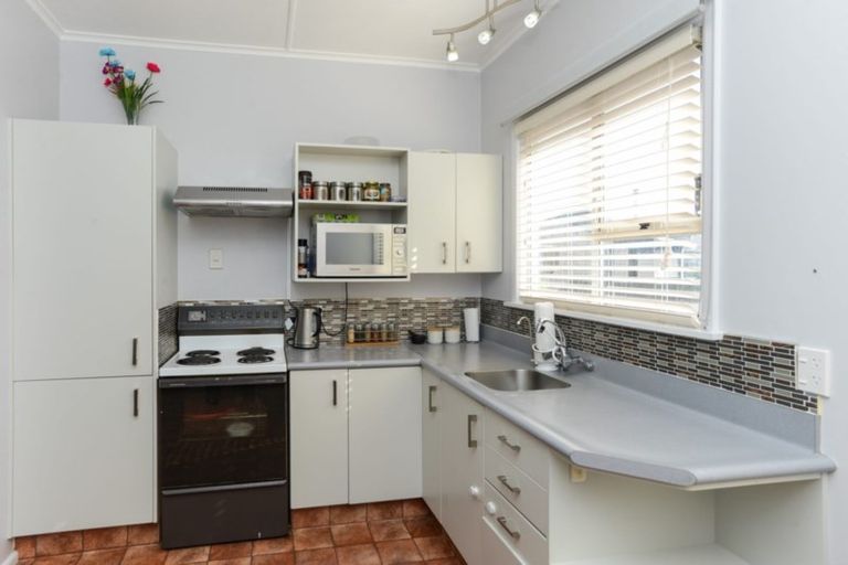 Photo of property in 1/907 Clive Street, Akina, Hastings, 4122