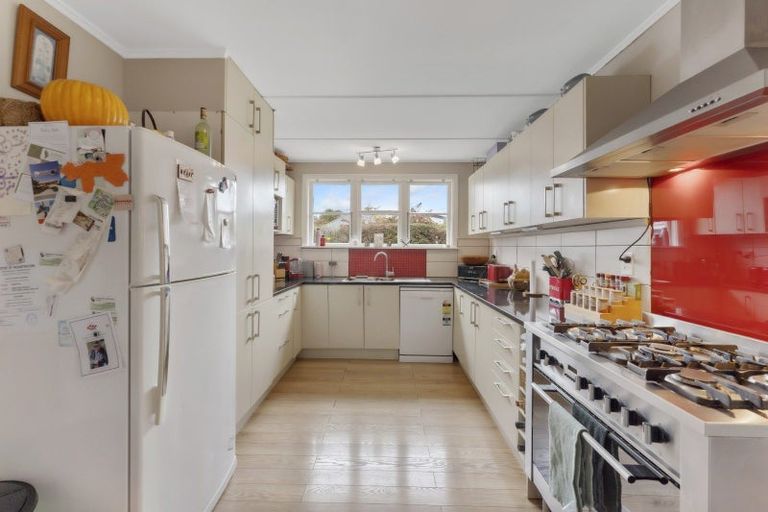 Photo of property in 28 Hudson Avenue, Ebdentown, Upper Hutt, 5018