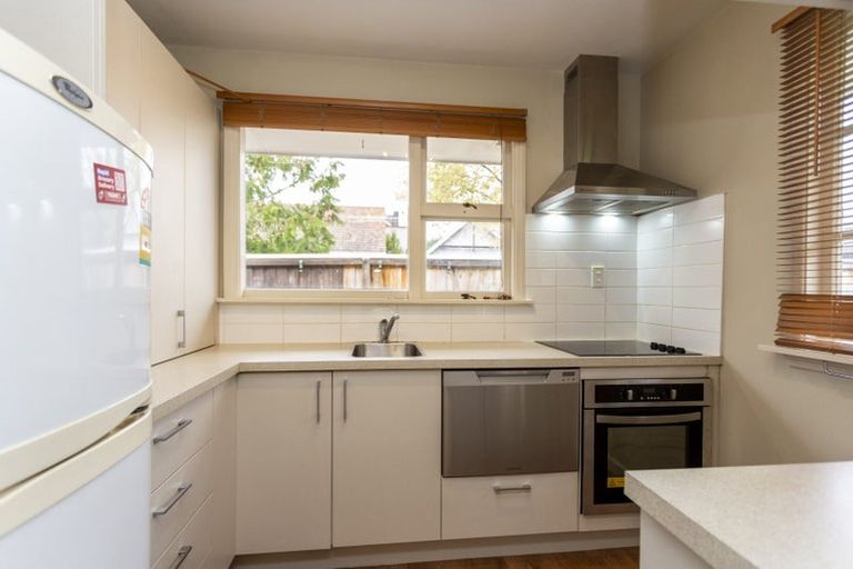 Photo of property in 2/11 Puriri Street, Riccarton, Christchurch, 8041