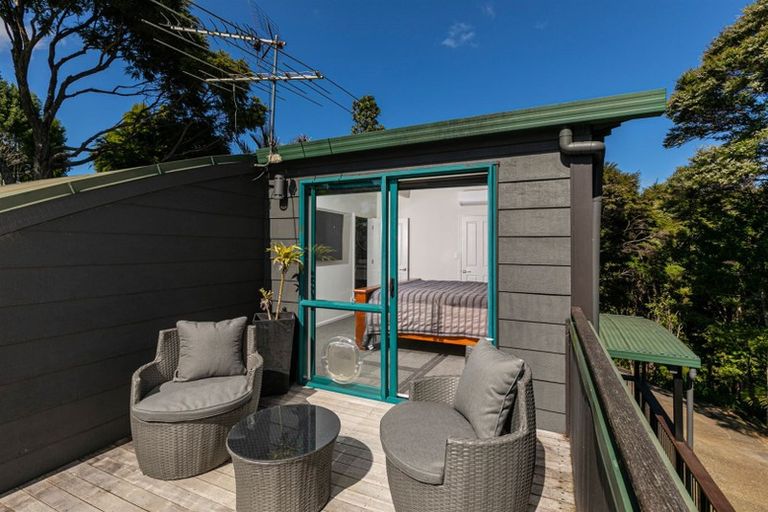 Photo of property in 112 Mountain Road, Henderson Valley, Auckland, 0612