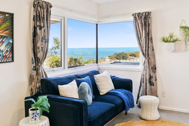 Photo of property in 15b Dargle Way, Island Bay, Wellington, 6023