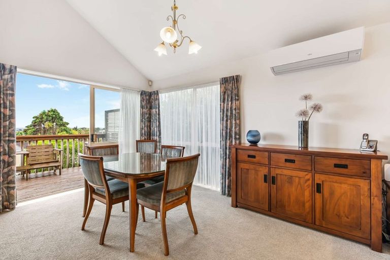 Photo of property in 120 Awaroa Road, Sunnyvale, Auckland, 0612