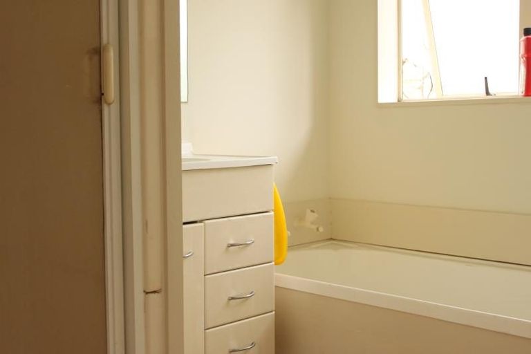 Photo of property in 3a Freeland Avenue, Mount Roskill, Auckland, 1041