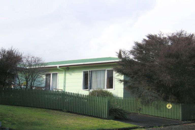 Photo of property in 18 Mcewan Place, Fitzroy, Hamilton, 3206