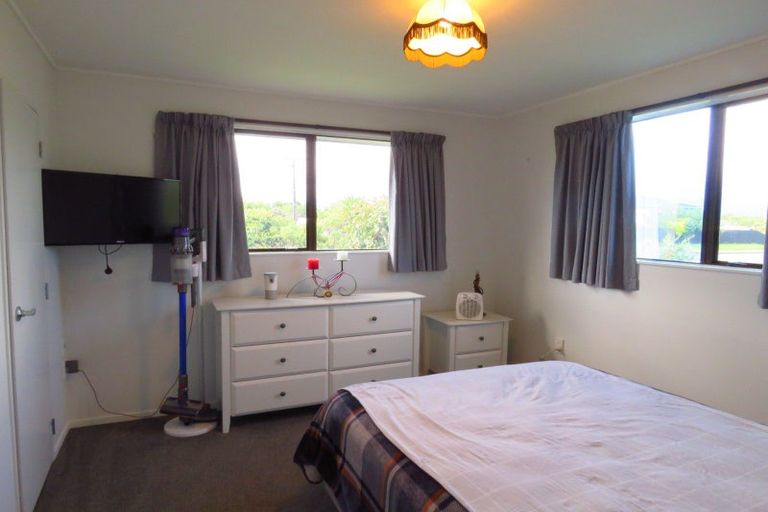 Photo of property in 16 Hunter Street, Westport, 7825