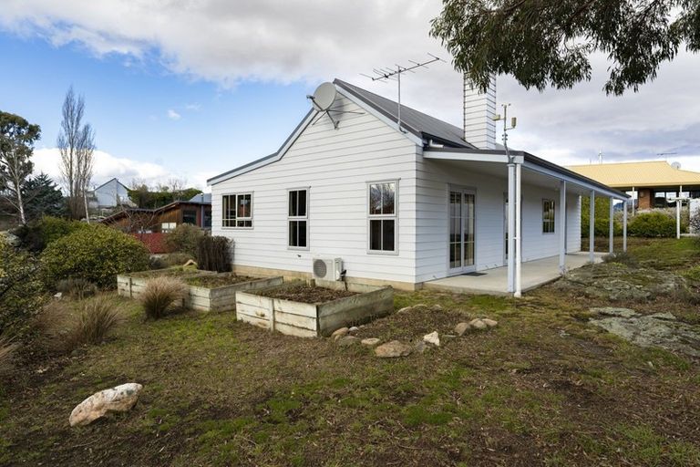 Photo of property in 10a Lanes Road, Bridge Hill, Alexandra, 9320