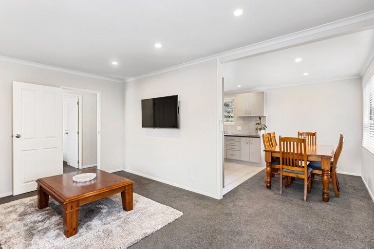 Photo of property in 95 Everglade Drive, Totara Heights, Auckland, 2105