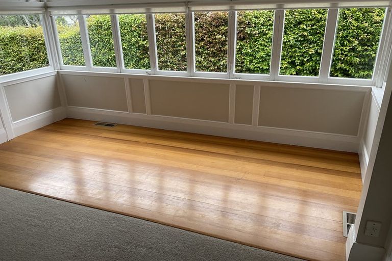 Photo of property in 1/46 Old Lake Road, Narrow Neck, Auckland, 0624