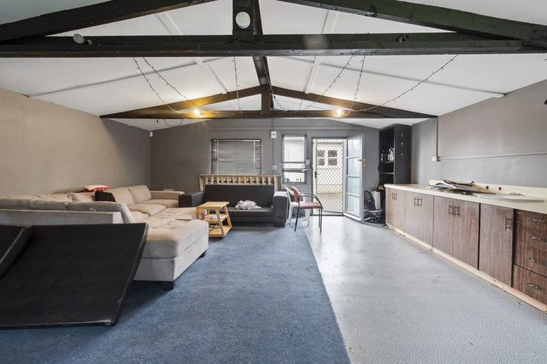 Photo of property in 19 Pembroke Street, Highbury, Palmerston North, 4412