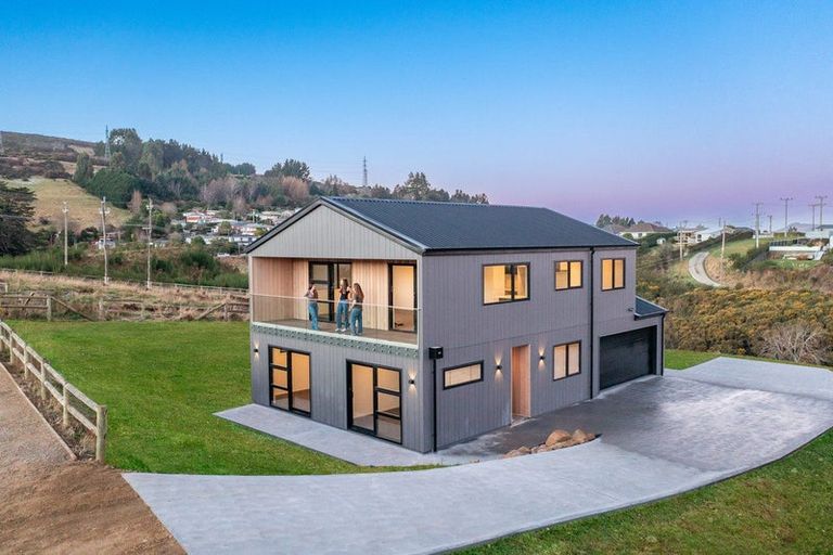 Photo of property in 22 Macleod Avenue, Halfway Bush, Dunedin, 9010