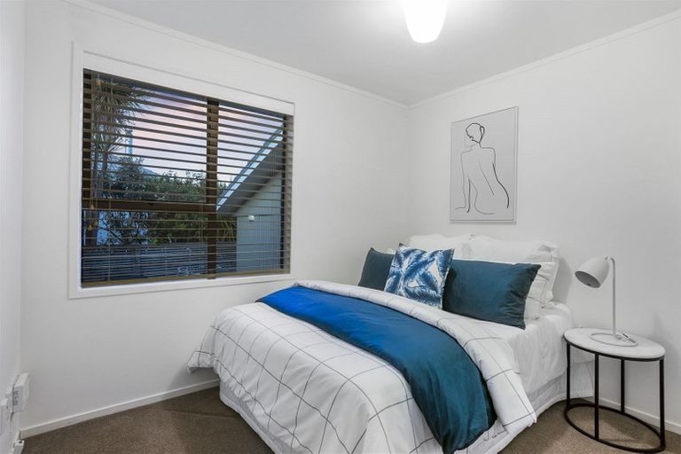 Photo of property in 3/28 Beach Road, Castor Bay, Auckland, 0620