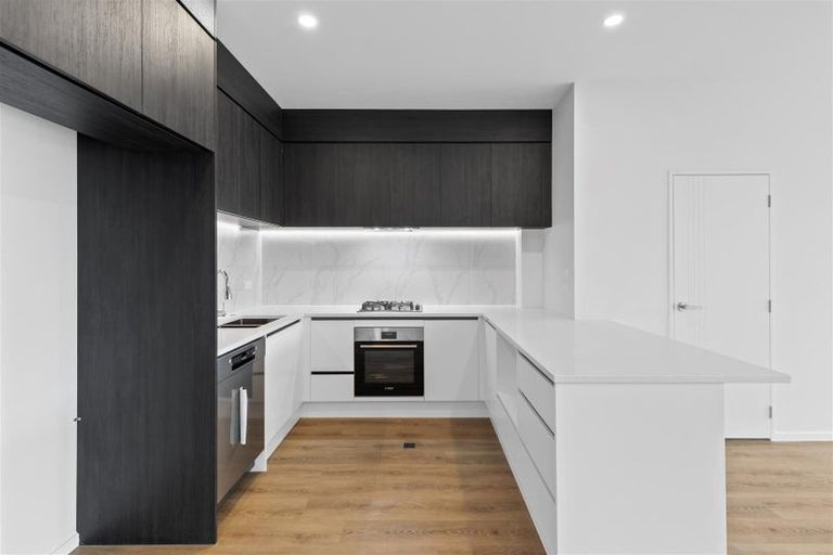 Photo of property in 47 Whare Kauri Road, Papakura, 2110