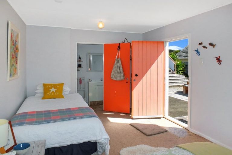 Photo of property in 7 Hennessy Street East, Foxton Beach, Foxton, 4815