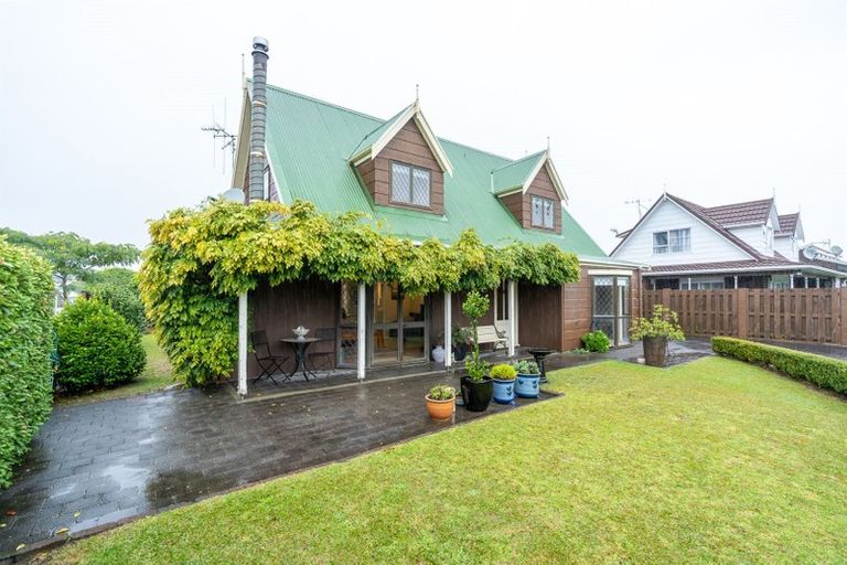 Photo of property in 35 Lachlan Drive, Dinsdale, Hamilton, 3204