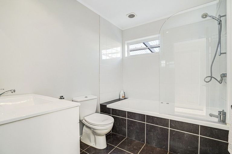 Photo of property in 8a Bains Avenue, Hamilton East, Hamilton, 3216