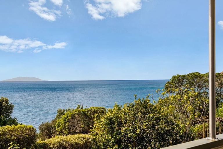 Photo of property in 146 Pacific Parade, Army Bay, Whangaparaoa, 0930