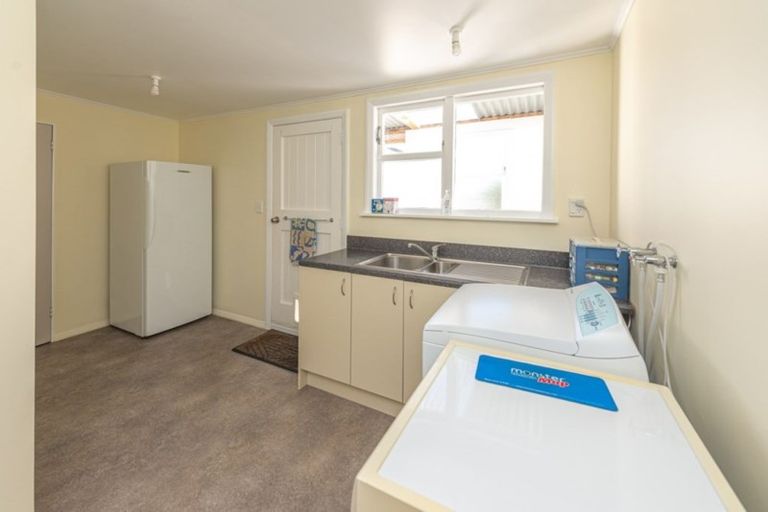 Photo of property in 6 Dickson Crescent, Saint Johns Hill, Whanganui, 4500