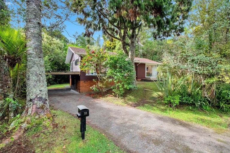 Photo of property in 18 Ngaio Road, Titirangi, Auckland, 0604