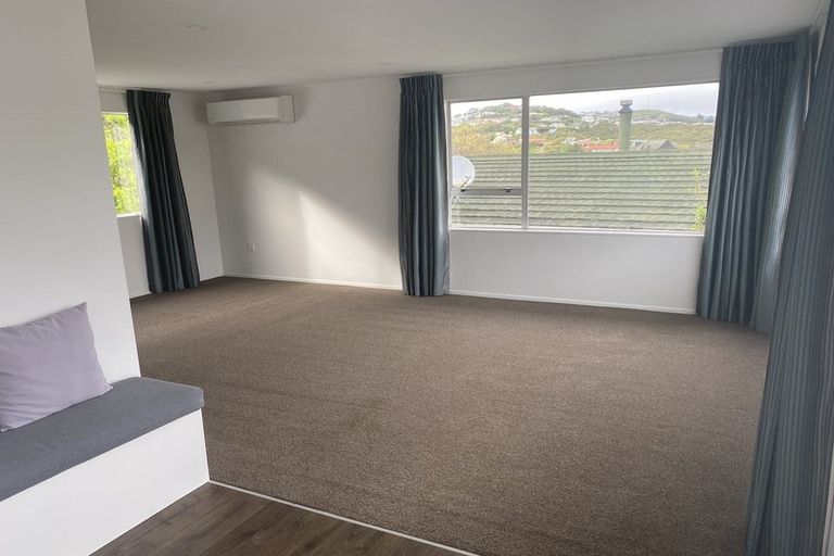 Photo of property in 8 Findhorn Place, Papakowhai, Porirua, 5024