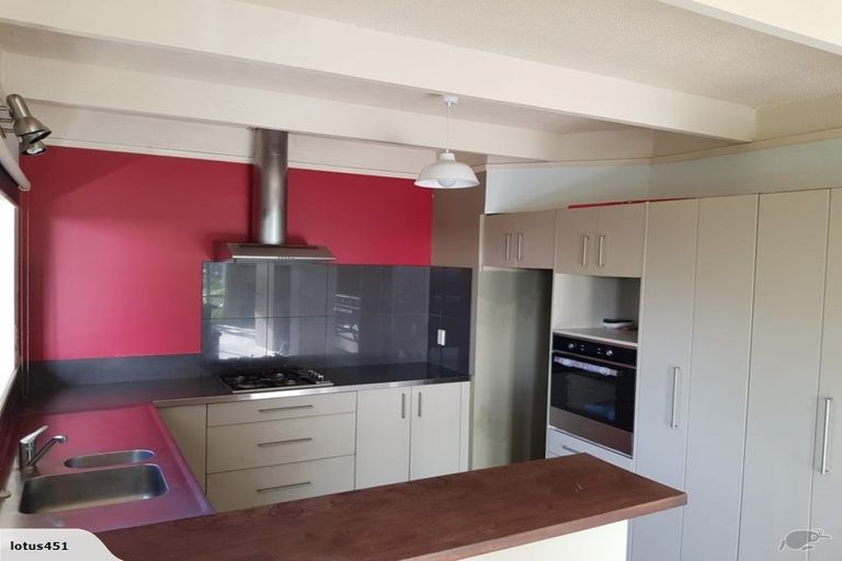 Photo of property in 13 Malters Place, Browns Bay, Auckland, 0630