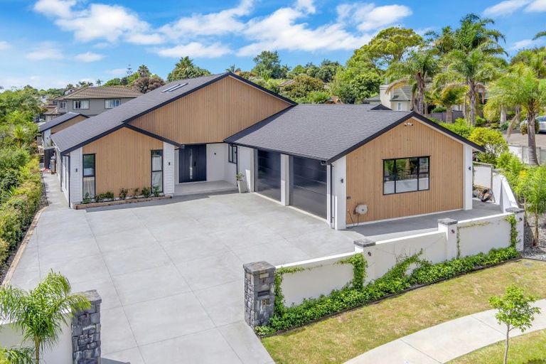 Photo of property in 8 St Elmo Rise, Shamrock Park, Auckland, 2016