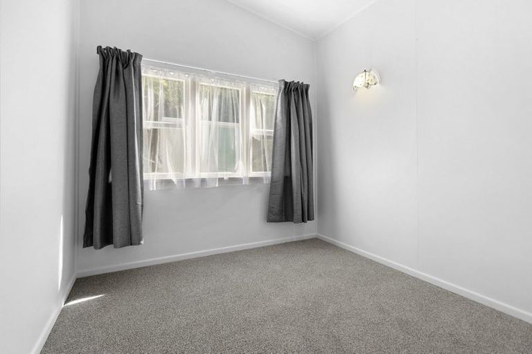 Photo of property in 90 Eden Street, Island Bay, Wellington, 6023
