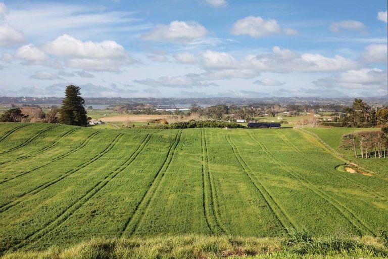 Photo of property in 41 Mcnaughten Road, Karioitahi, Waiuku, 2683