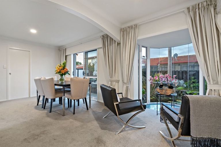 Photo of property in 6 Oakland Avenue, Papatoetoe, Auckland, 2025