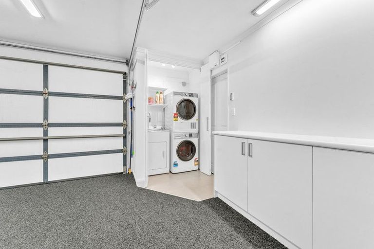 Photo of property in 37 Vincent Street, Waterloo, Lower Hutt, 5011