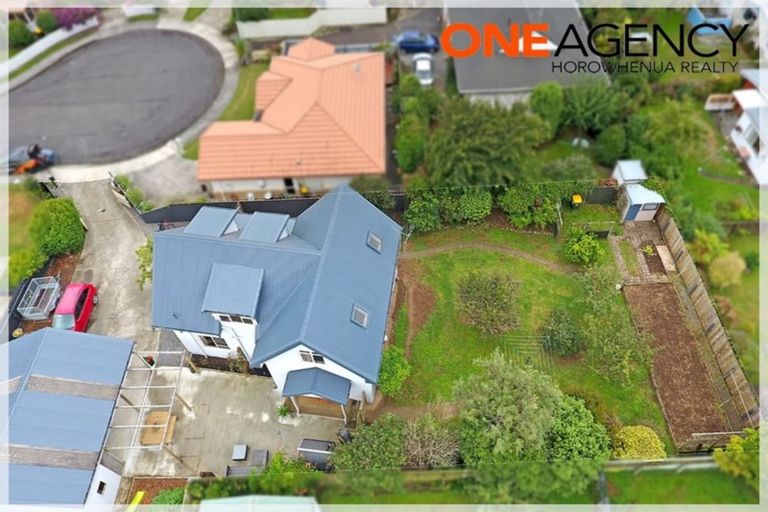 Photo of property in 10 Guildford Street, Levin, 5510
