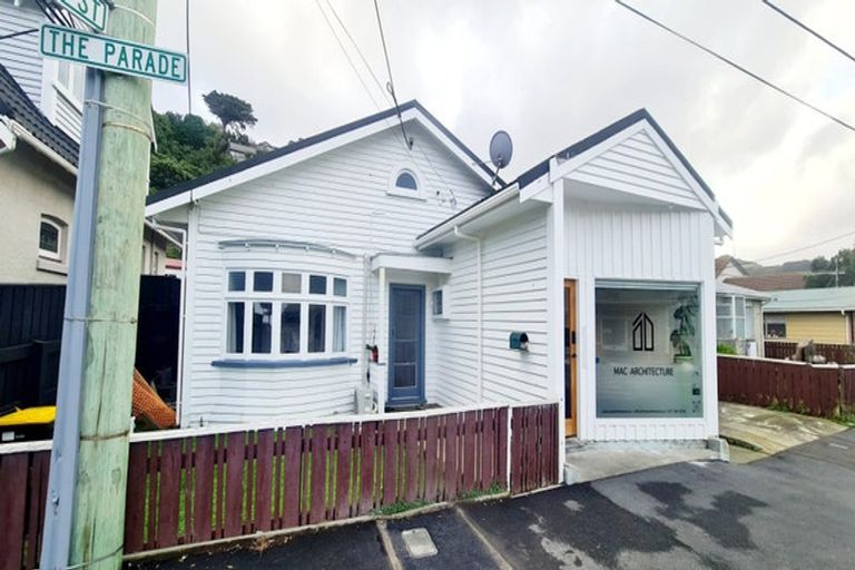 Photo of property in 1/364 The Parade, Island Bay, Wellington, 6023