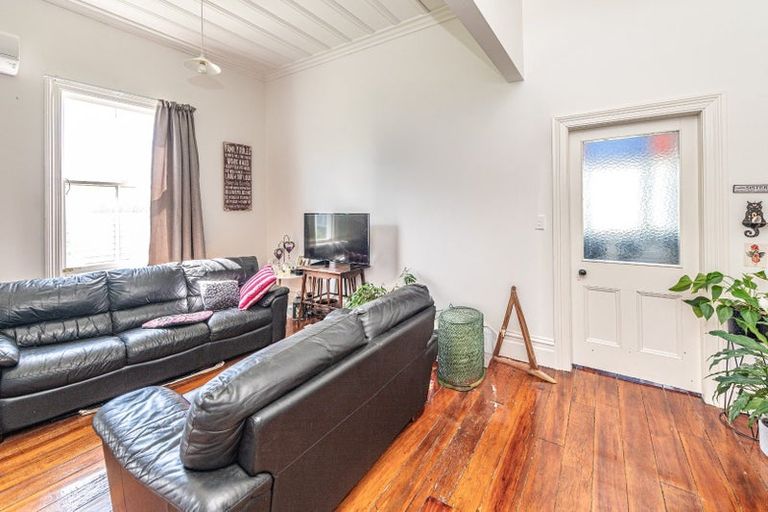 Photo of property in 19 Kelvin Street, Aramoho, Wanganui, 4500