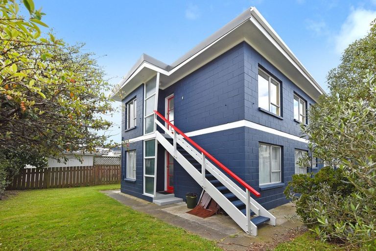 Photo of property in 8/218 Onepu Road, Lyall Bay, Wellington, 6022