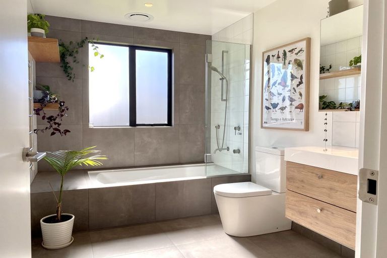 Photo of property in 13 Tuke Lane, Wanaka, 9305